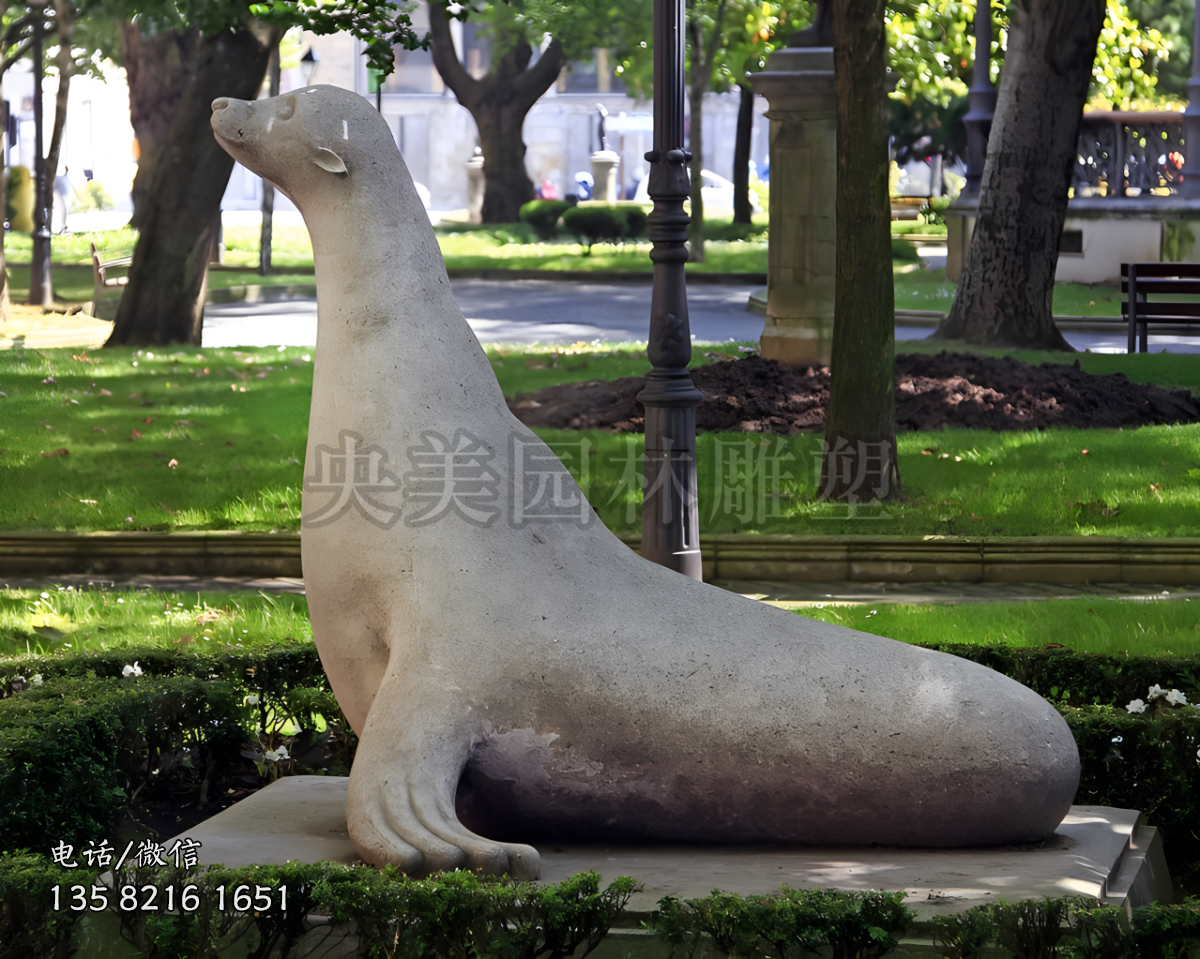 石雕海豚雕塑