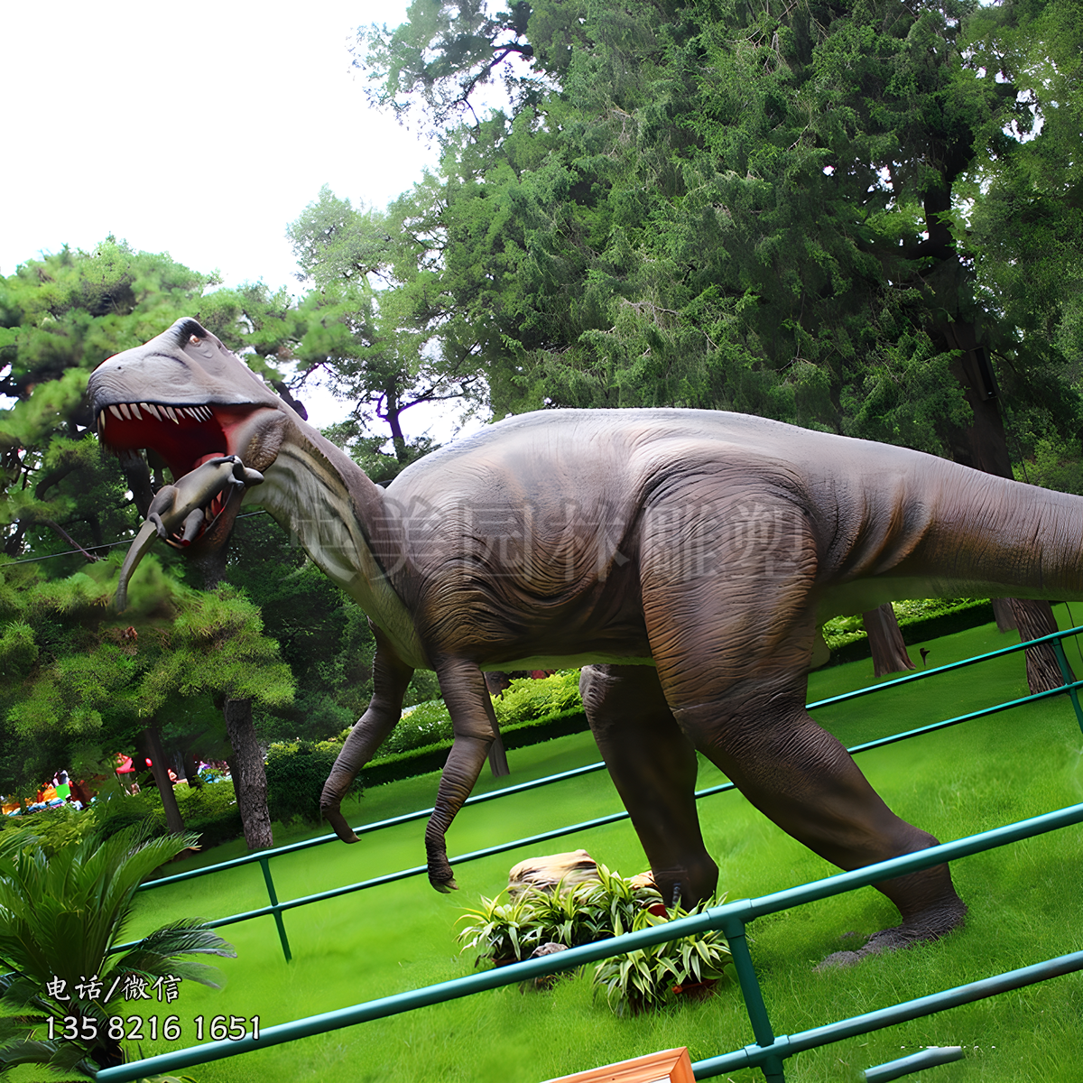 玻璃鋼覓食的恐龍雕塑