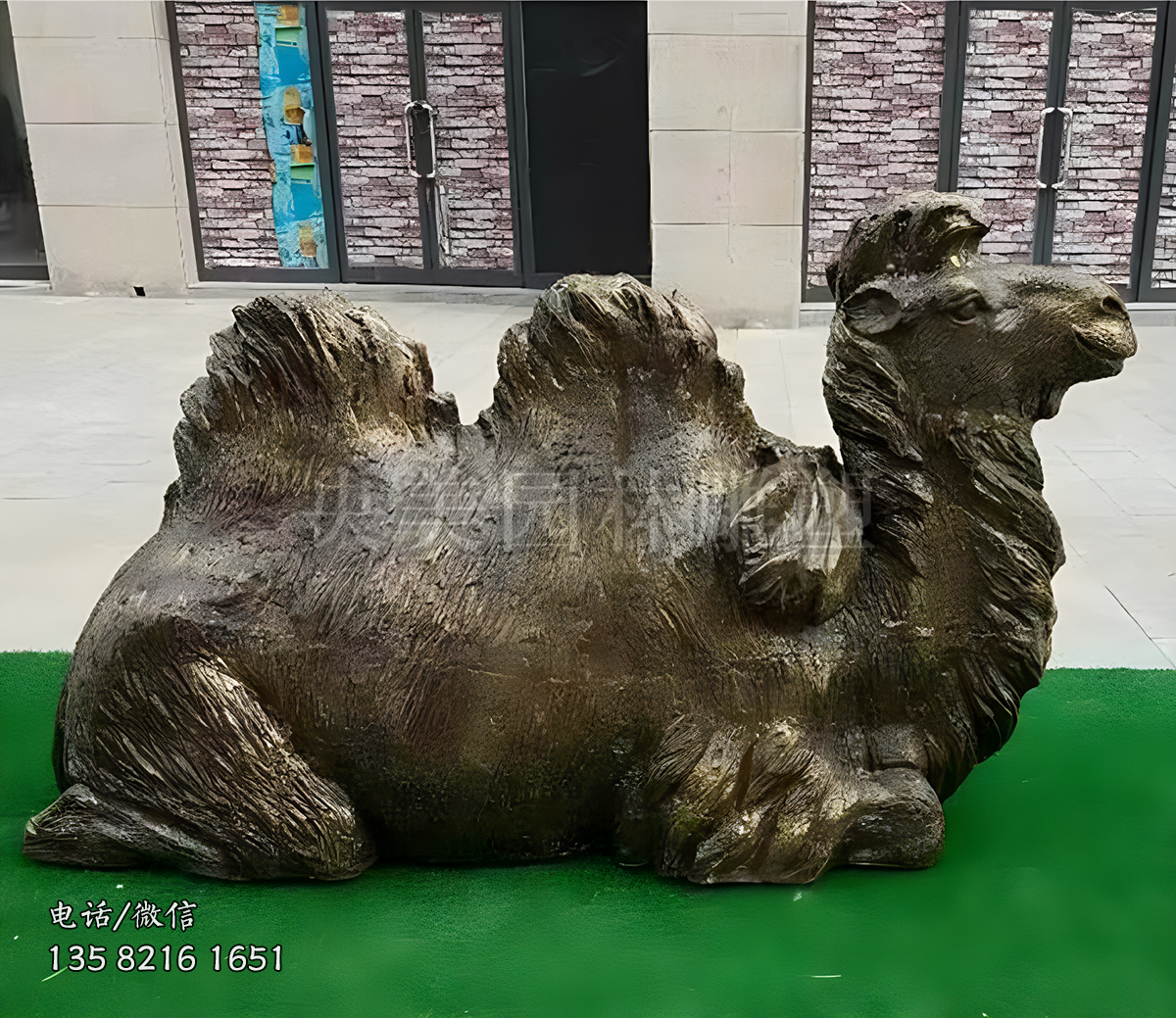 玻璃鋼仿銅臥姿駱駝雕塑