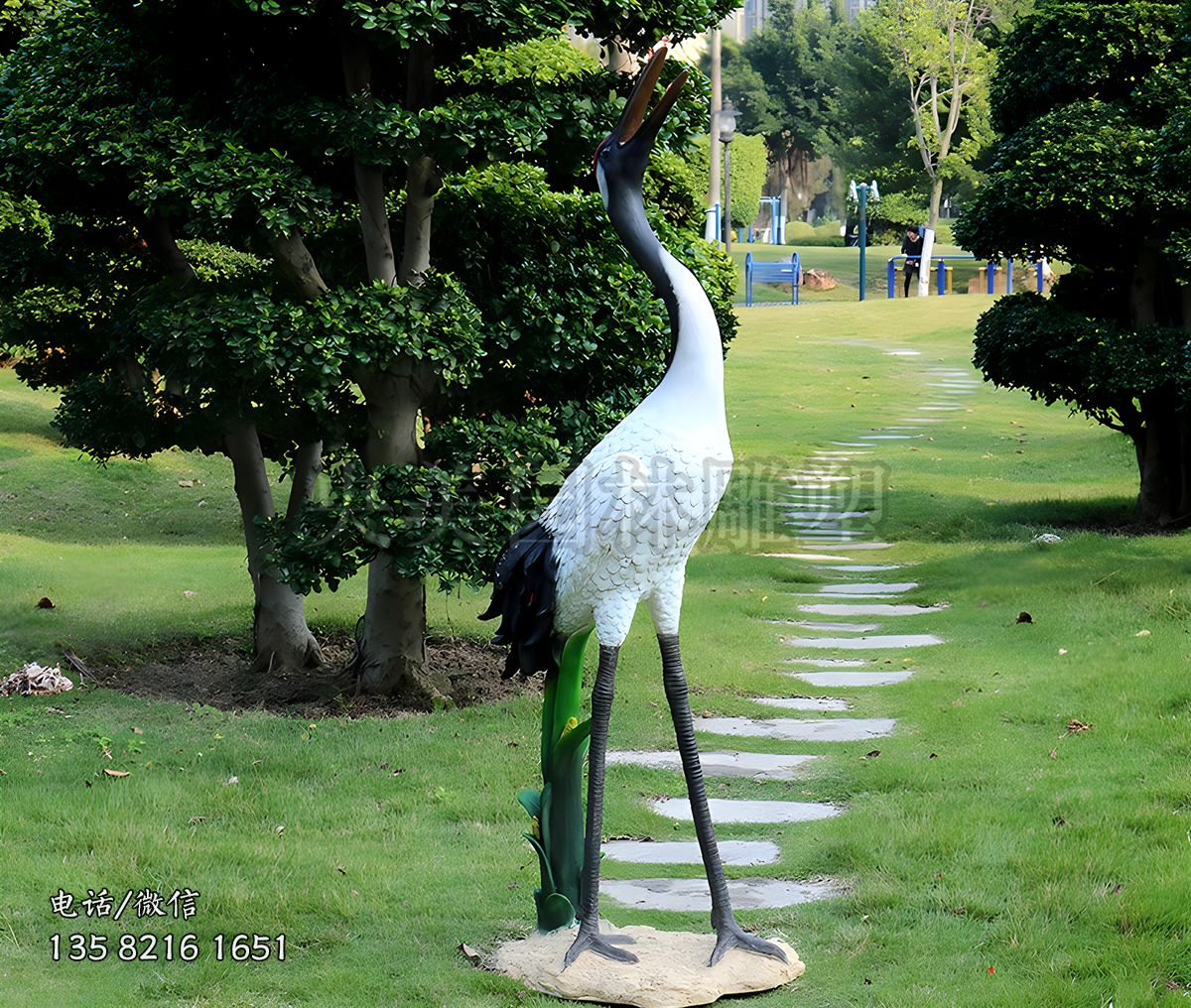 玻璃鋼仿真昂頭長(zhǎng)鳴的仙鶴雕塑