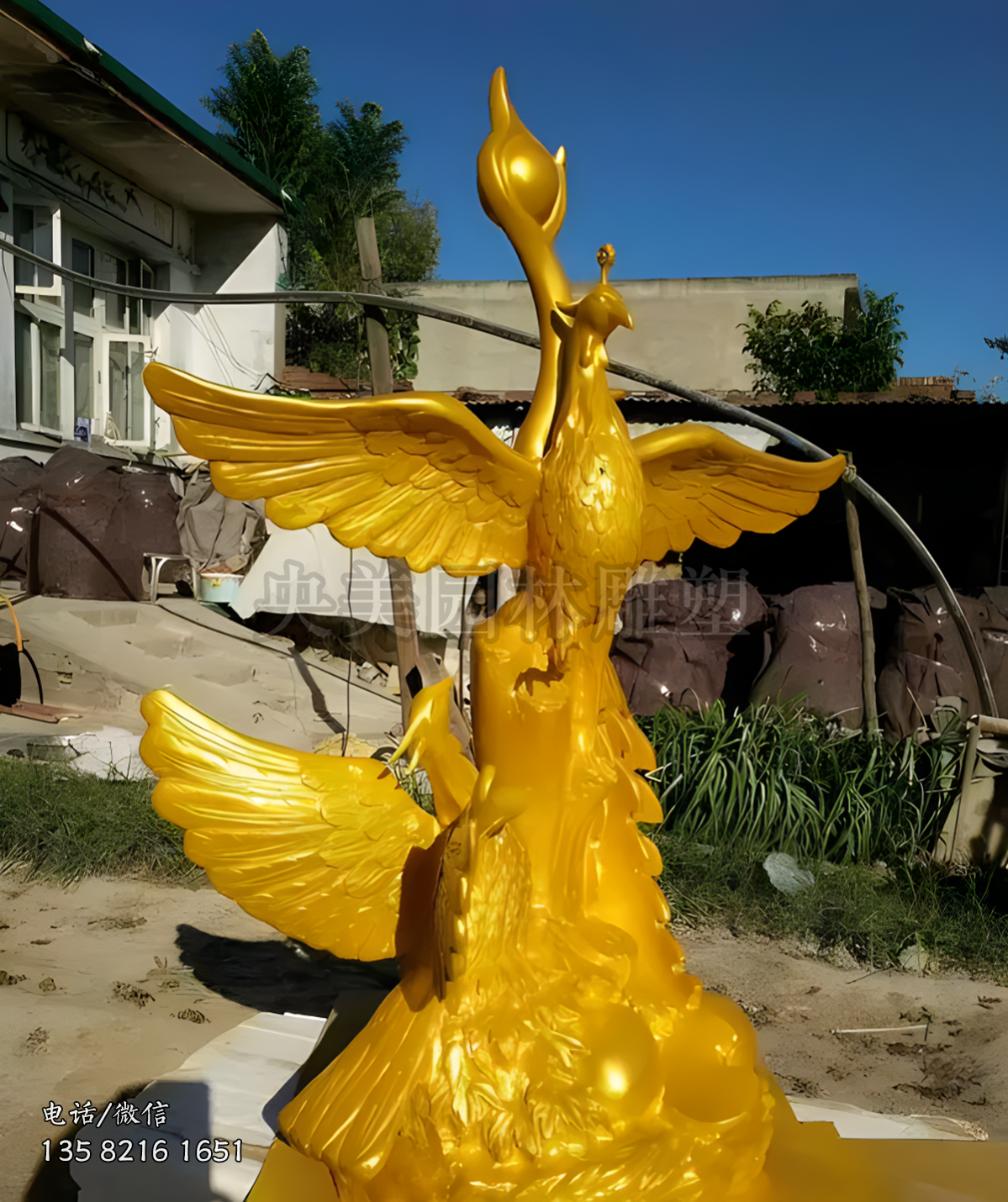 金黃色玻璃鋼噴漆鳳凰雕塑