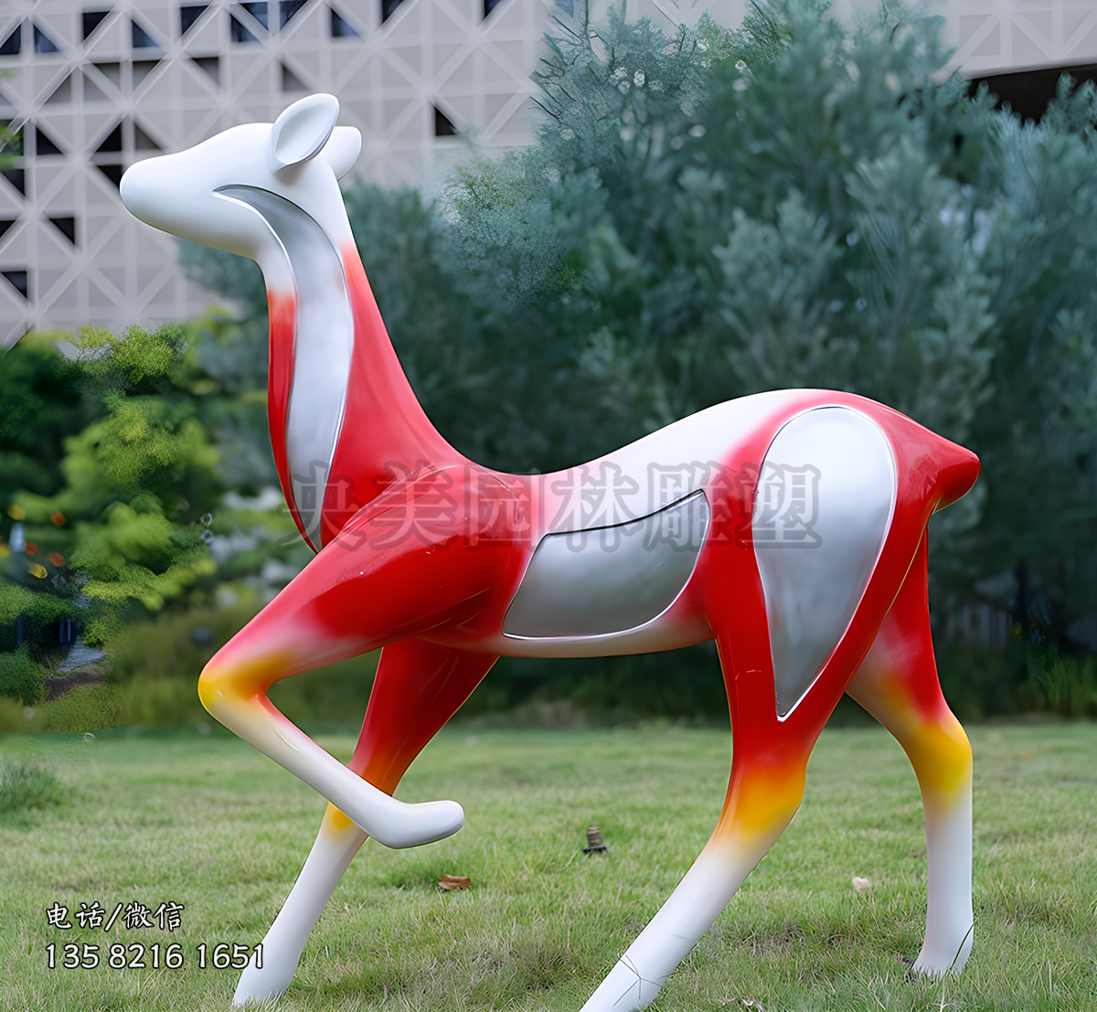 玻璃鋼彩繪行走的梅花鹿雕塑