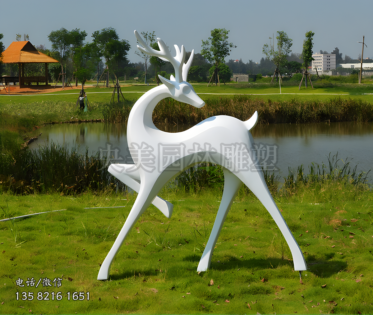 草坪抽象玻璃鋼梅花鹿雕塑