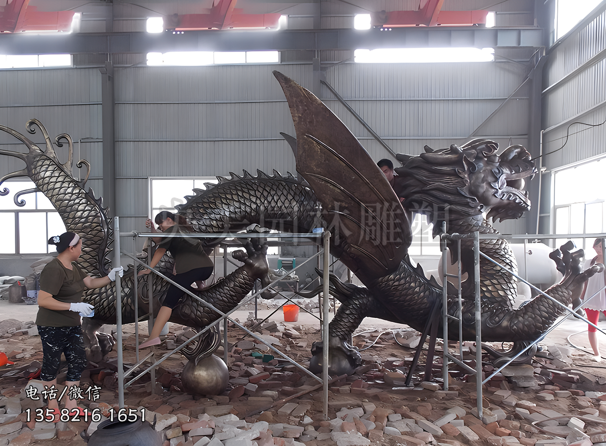 純銅鑄造帶翅膀的龍雕塑
