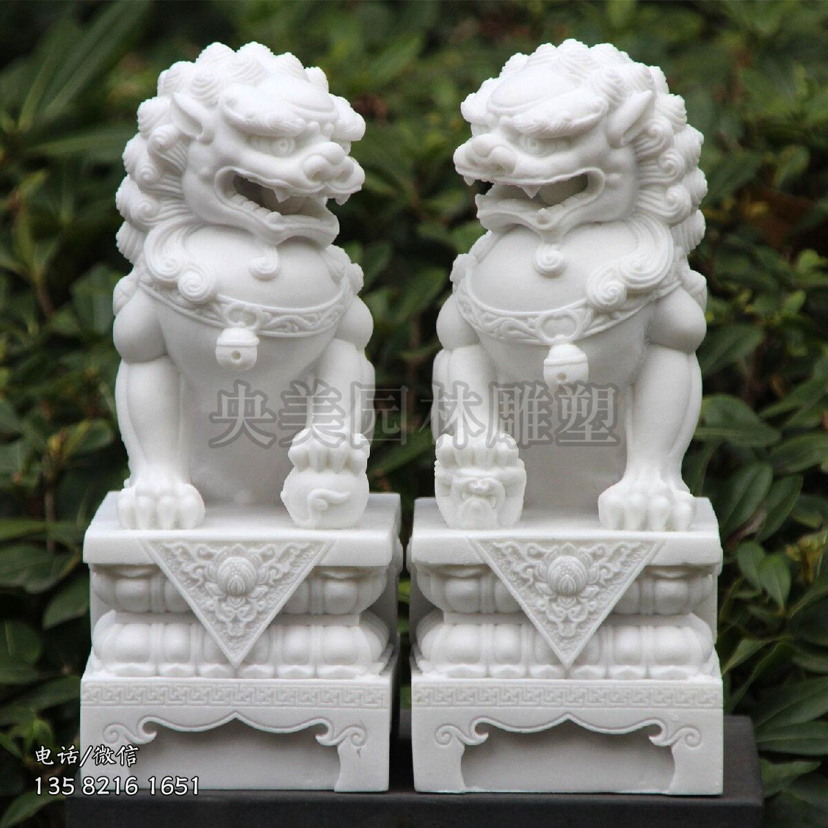 漢白玉石雕獅子一對