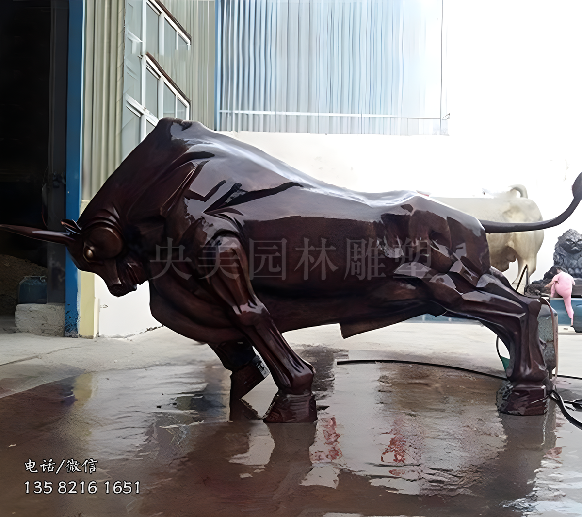 鑄銅開(kāi)拓牛雕塑