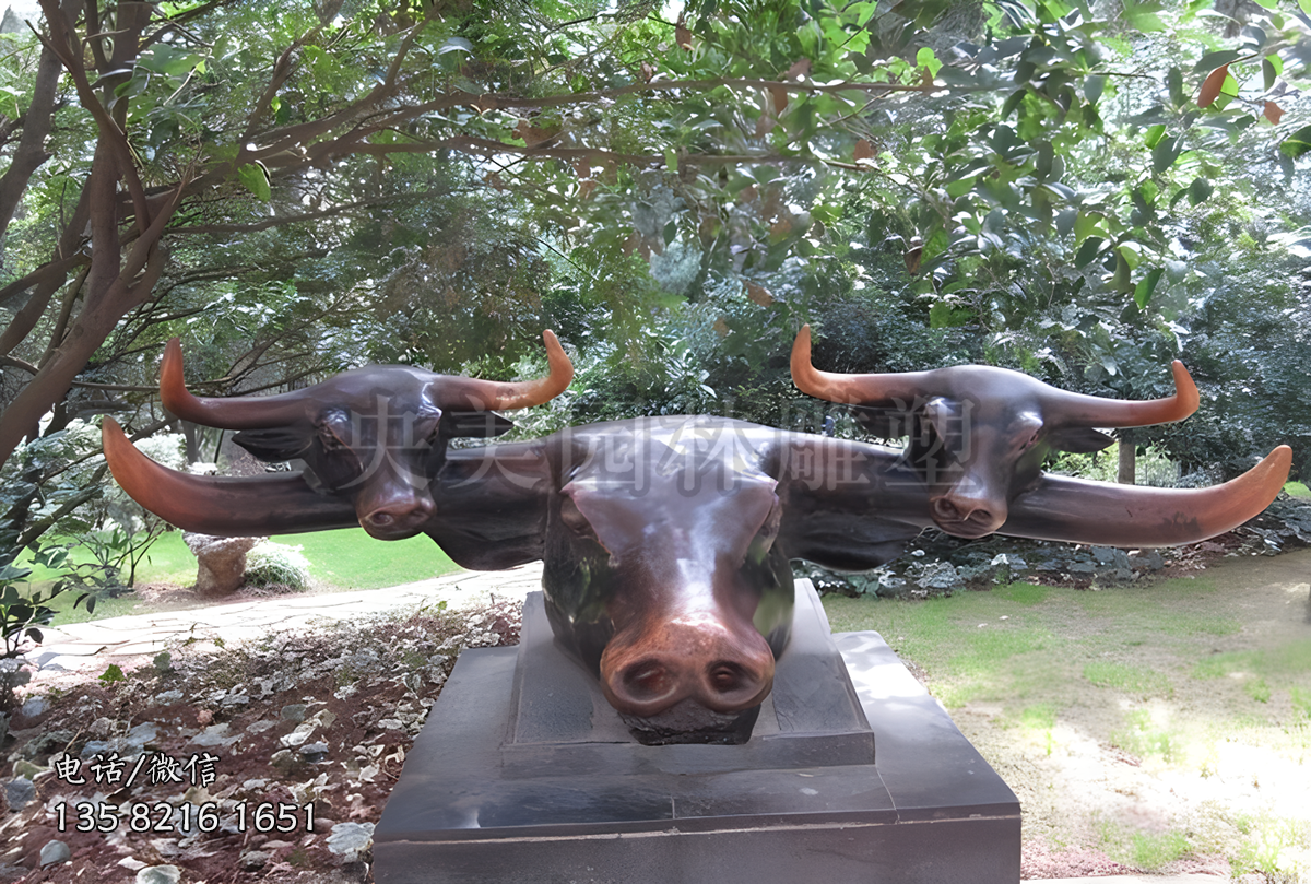 三個牛頭組成的抽象藝術(shù)擺件