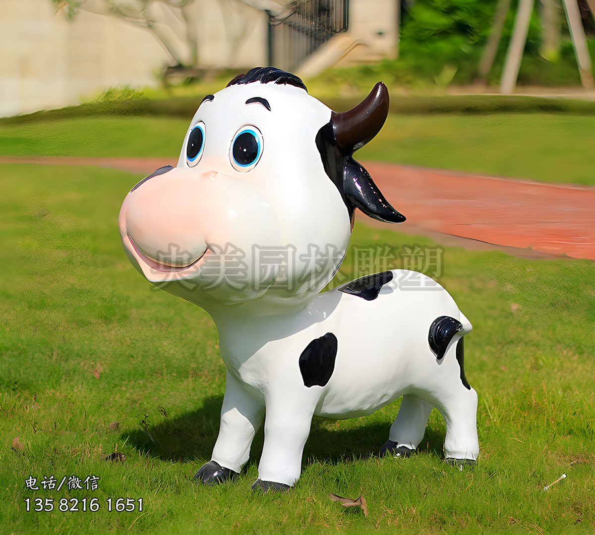 卡通小牛奶牛雕塑