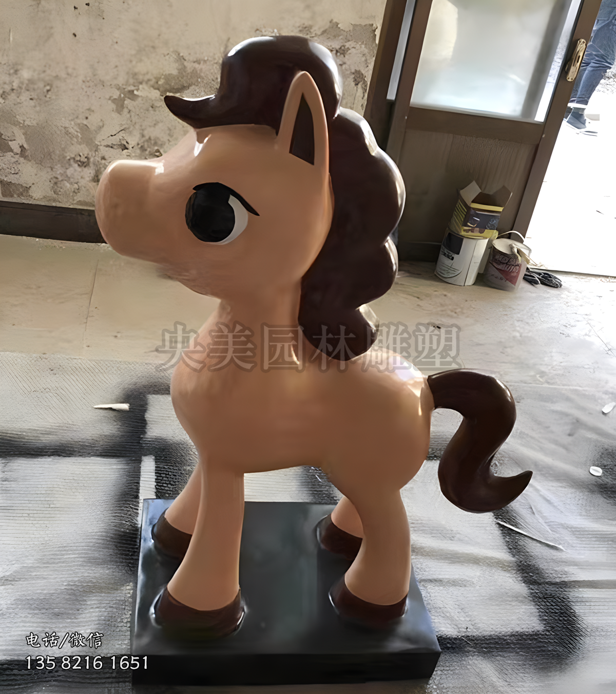 玻璃鋼卡通小馬兒雕塑
