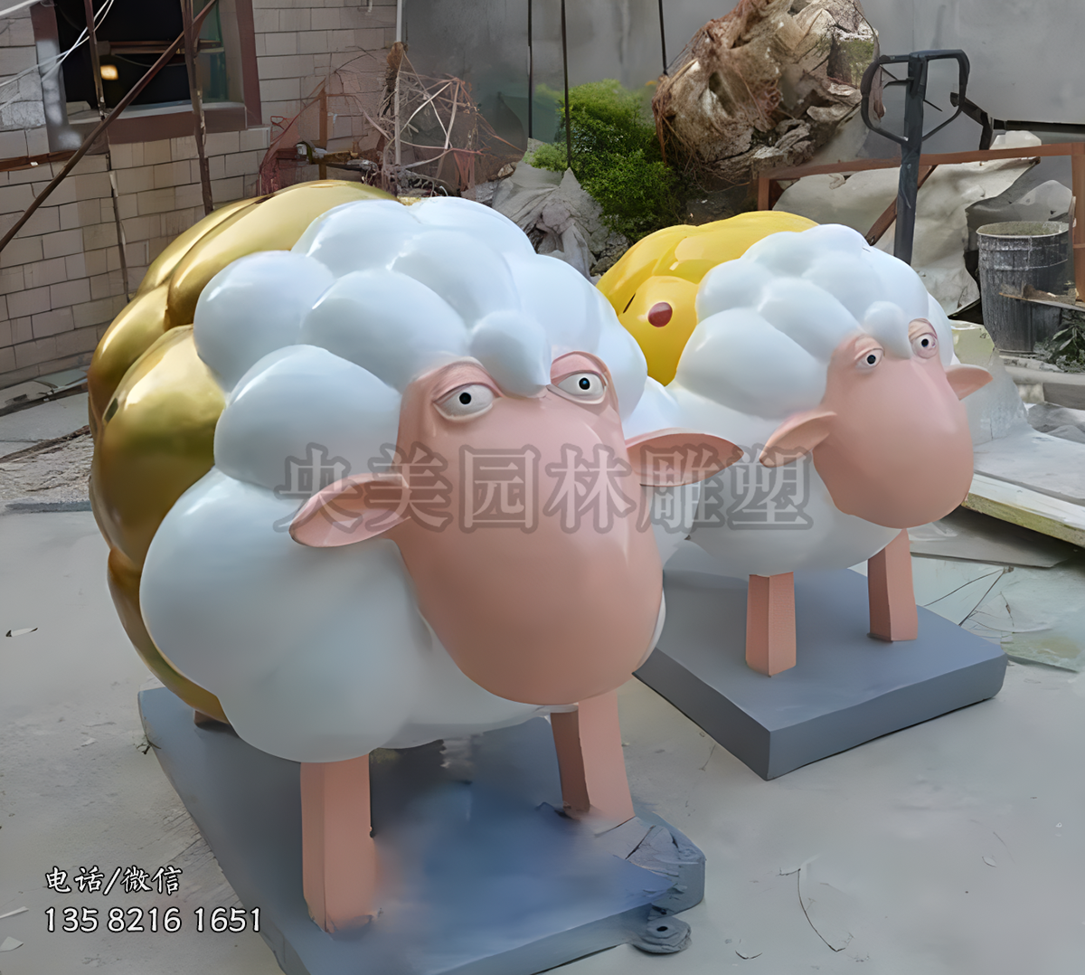 玻璃鋼卡通造型肖恩羊雕塑