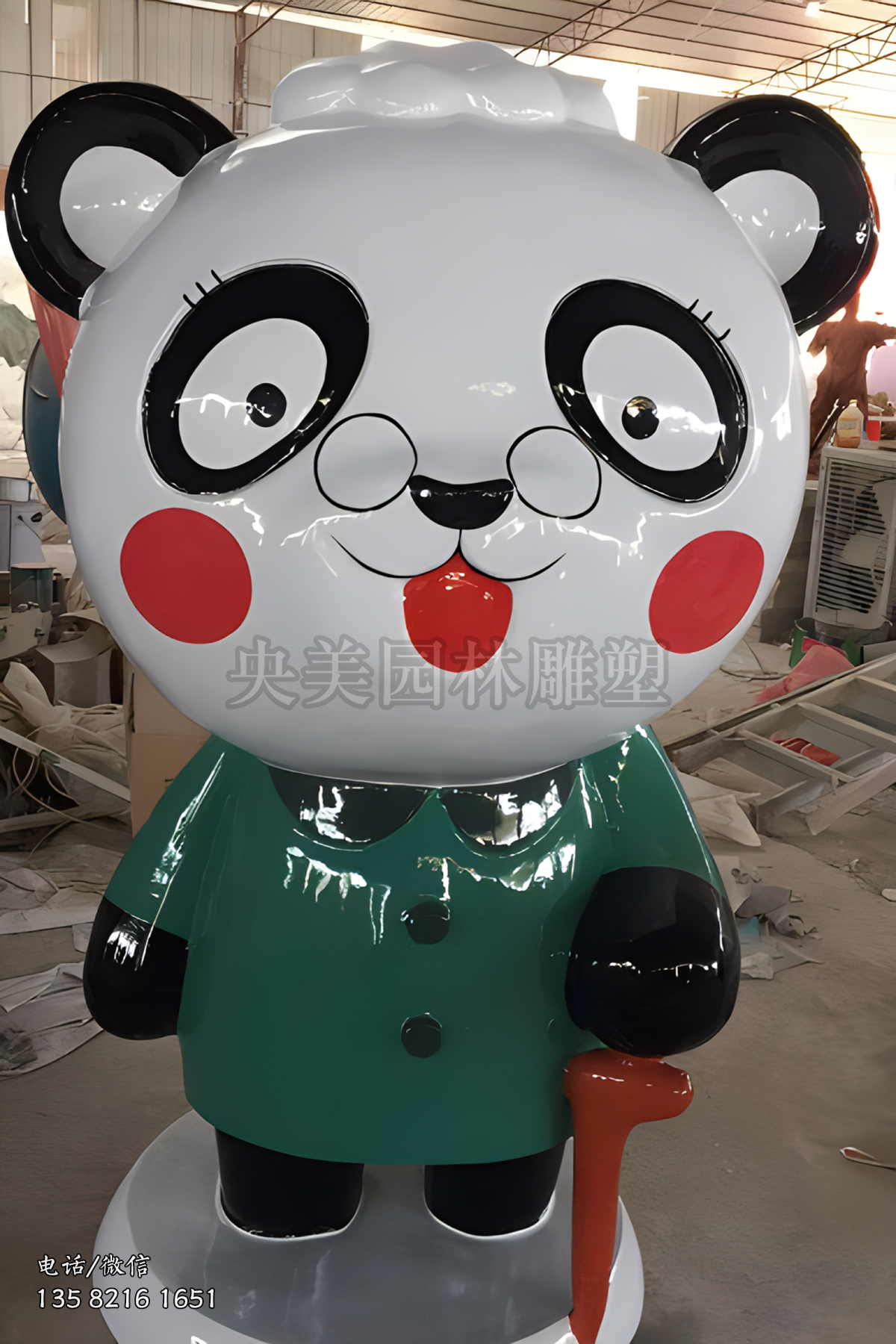 熊貓爺爺玻璃鋼卡通動物雕塑