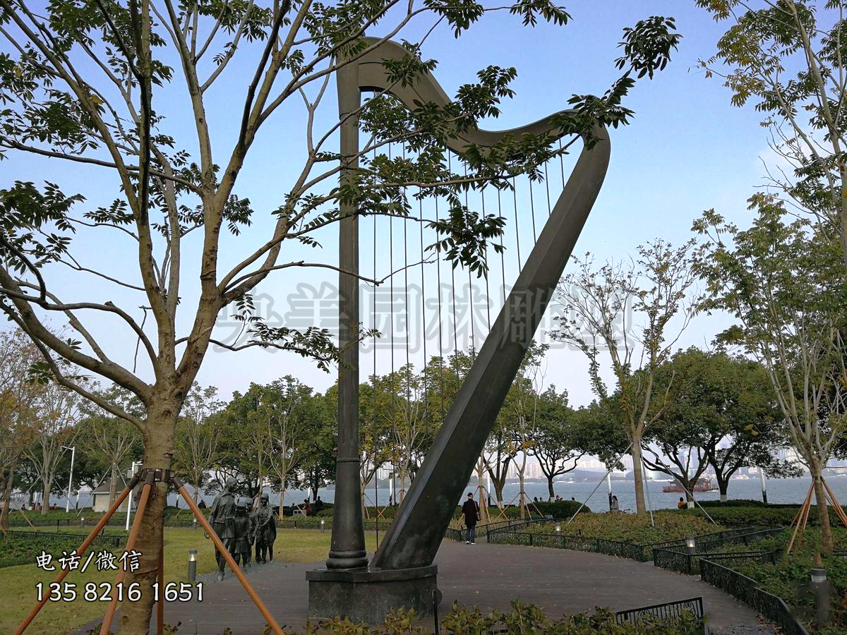 不銹鋼仿真豎琴景觀雕塑