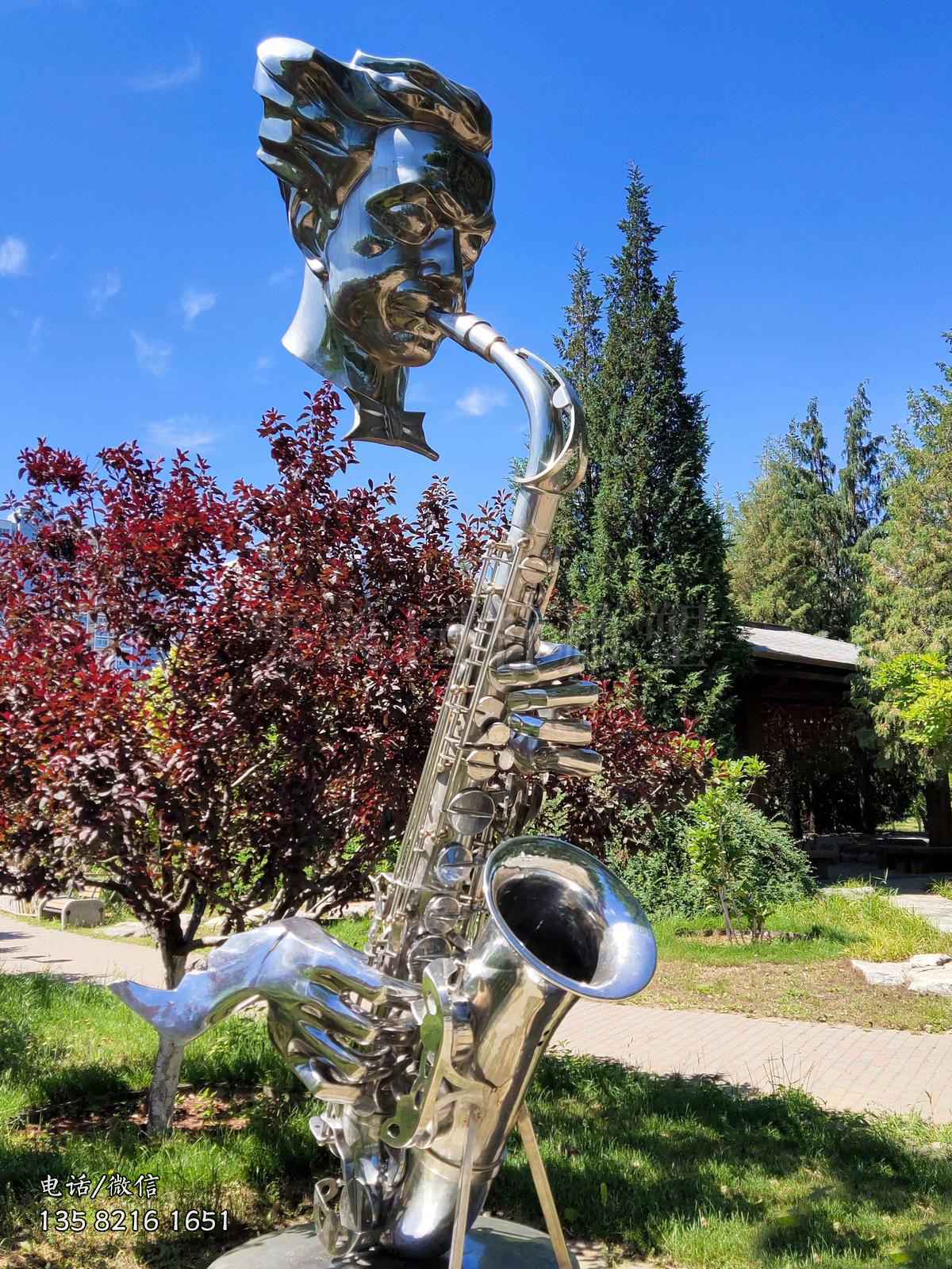 鏡面不銹鋼吹奏薩克斯雕塑