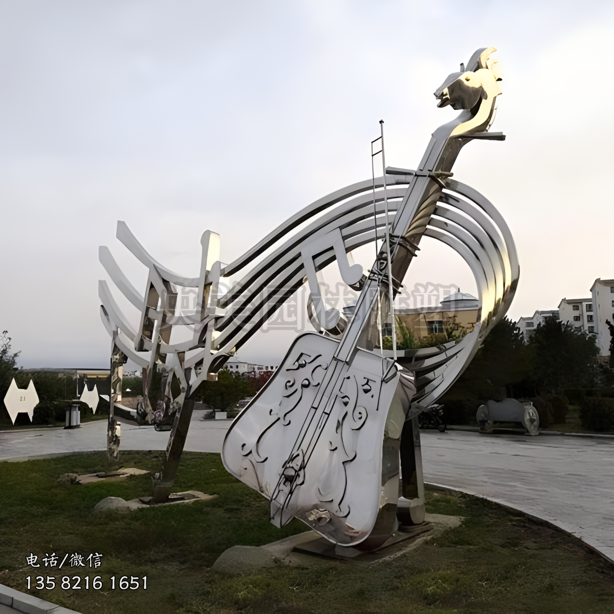 音符裝飾的馬頭琴景觀雕塑