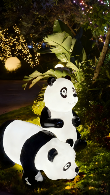 玻璃鋼發(fā)光熊貓雕塑 (4)