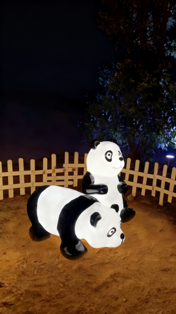 玻璃鋼發(fā)光熊貓雕塑 (10)