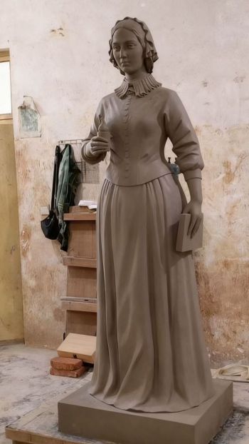 玻璃鋼南丁格爾雕塑泥稿