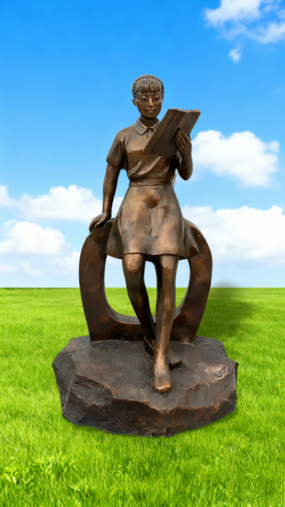 鍛銅看書女孩銅雕 (2)