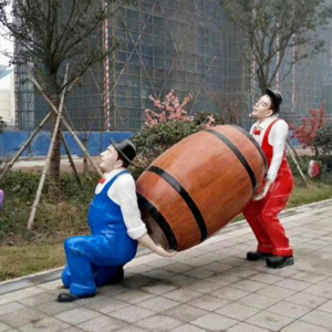 雙人抬啤酒桶 玻璃鋼